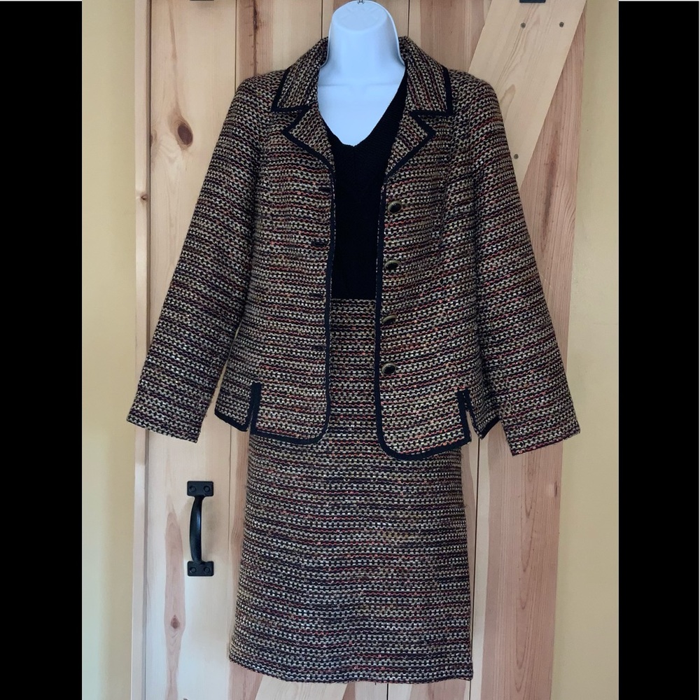 Doncaster Collection 2 Piece Skirt and Jacket Suit Set (Both Size 8) - Picture 1 of 15
